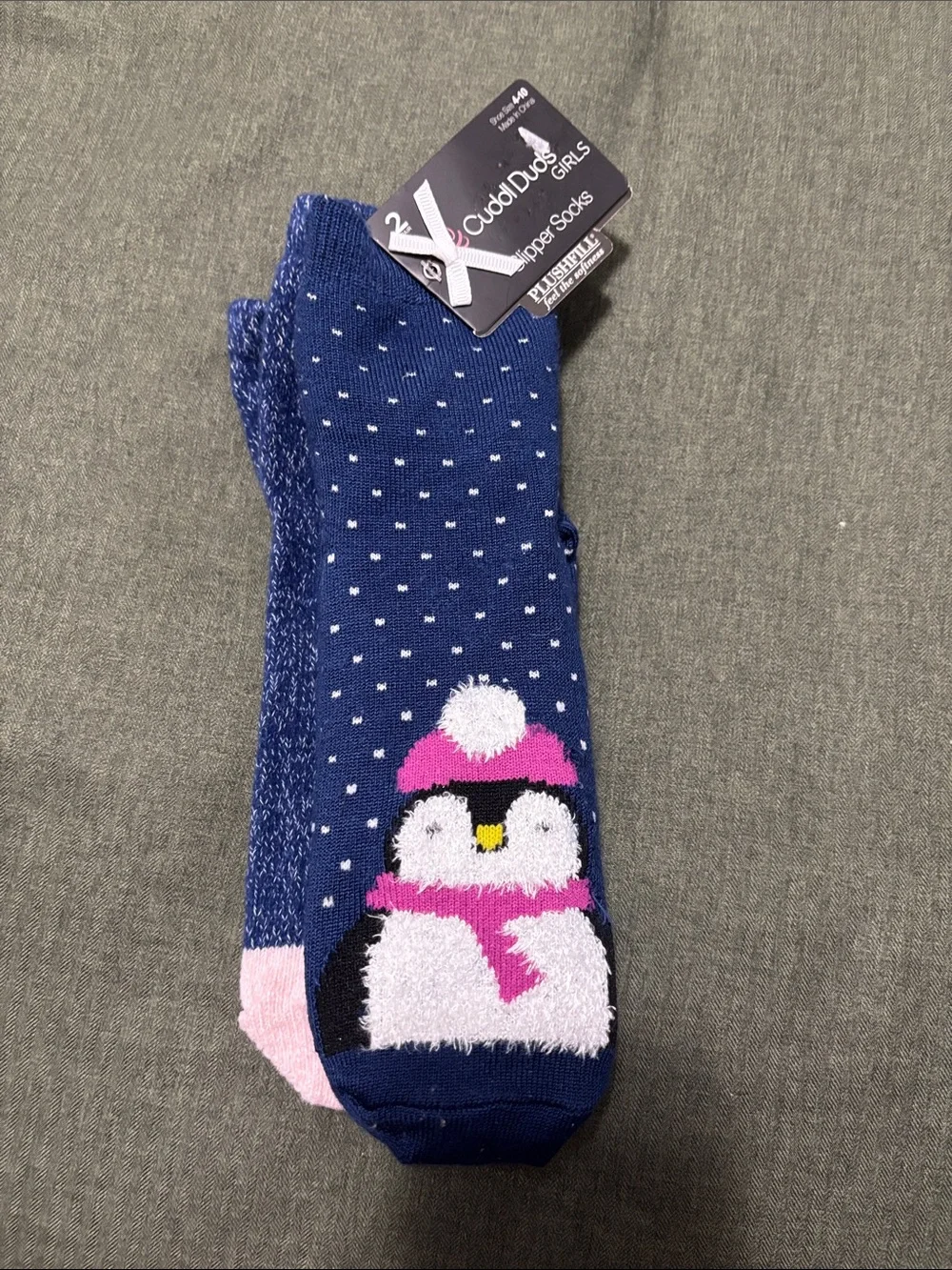 2 pairs soft Cuddl Duds Navy lounge Socks Pink-Accented Penguin/navy w pink trim